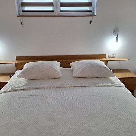Apartamento Gvacic House Supetarska Draga Exterior foto