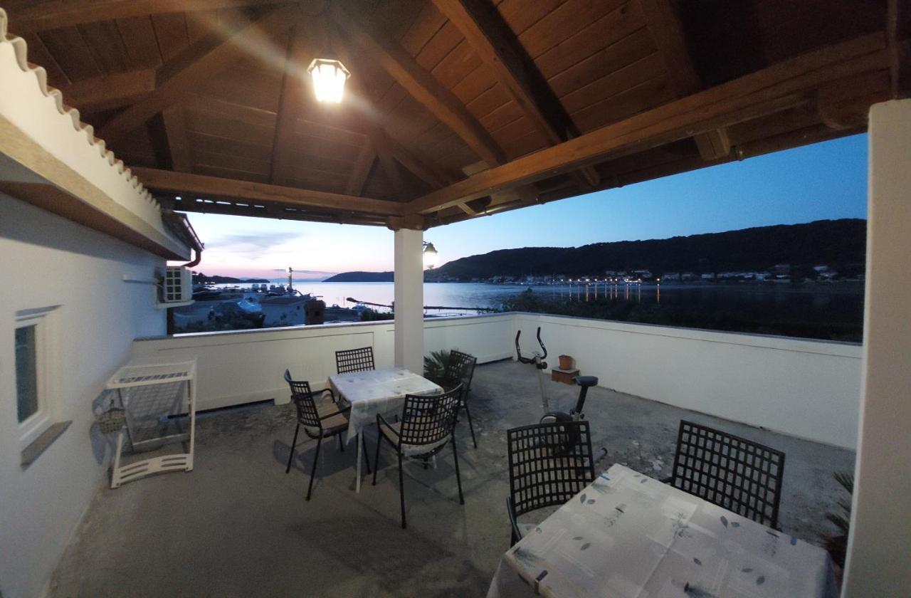 Apartamento Gvacic House Supetarska Draga Exterior foto